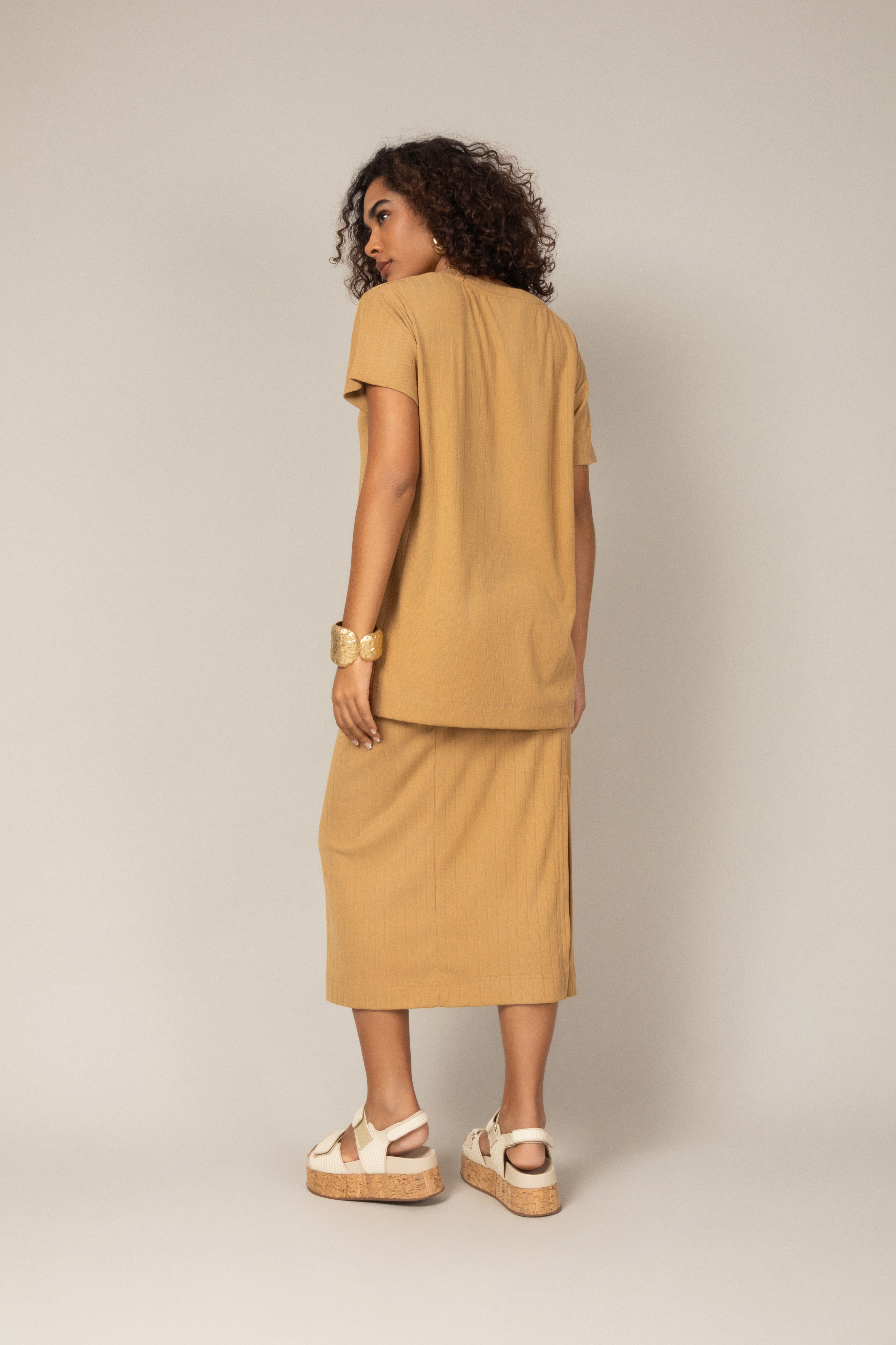 Conjunto Canelado Blusa e Saia Midi