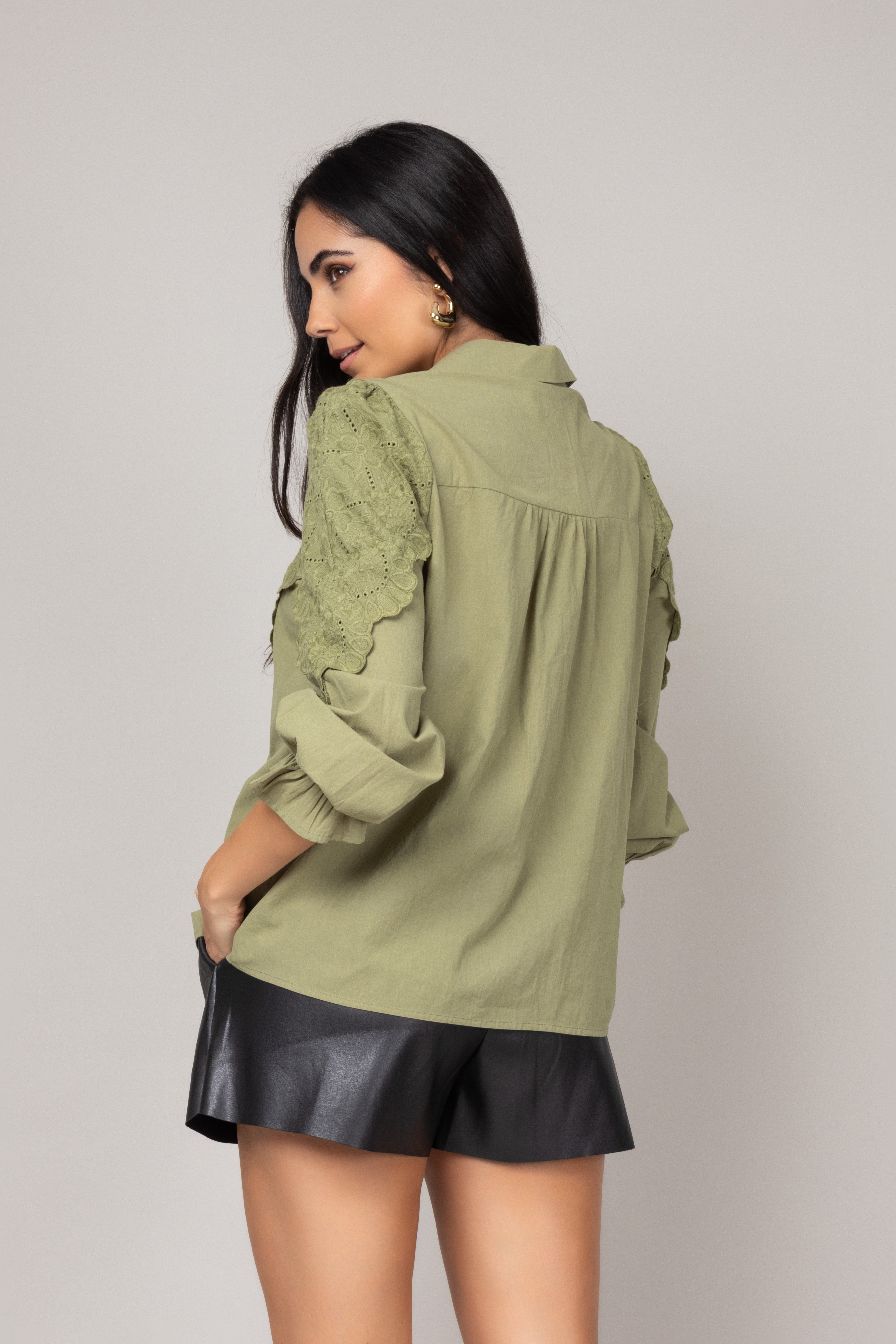 Camisa Social com Renda